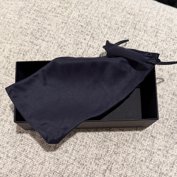 Alexander McQueen Sunglasses Box with Dust Bag - Picture 3 of 3